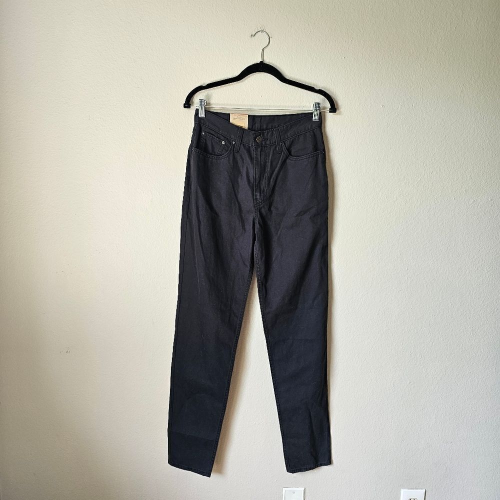 NWT Levis Dark Grey/Black High Waisted Mom Jeans Size 27 × 32